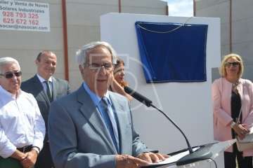 Descubrimiento de la placa de la calle que lleva el nombre de Sebastián Grisaleña (Foto TA)